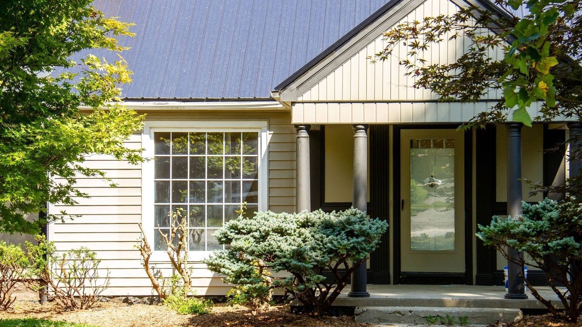 Rockville House | Small town home away from home