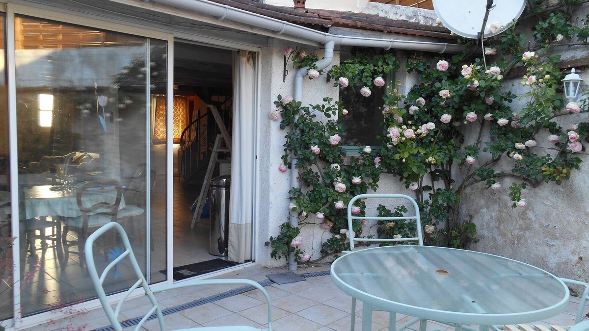 Aze House | Small town house near the Loire Chateaux