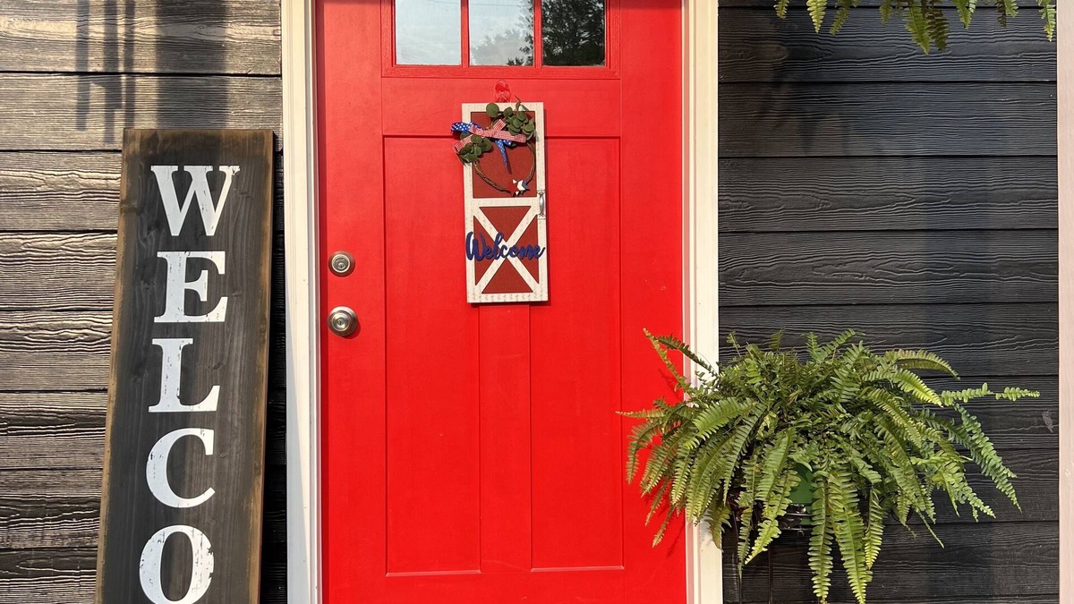Columbia House | Small Town Standout 3 BD 2Bath
