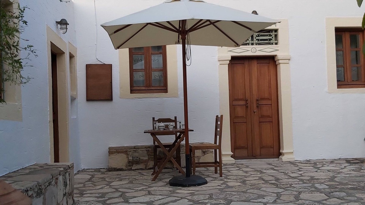 Zia House | Small traditional house in Asfendiou