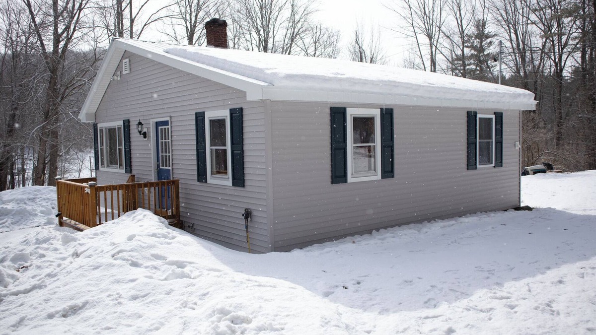 Cavendish House | Small Vermont House perfect for Leaf & Ski Season!