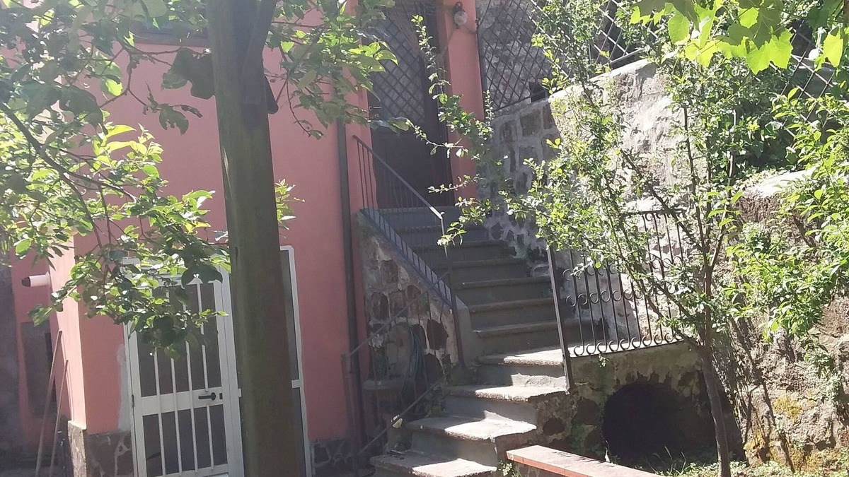Roccamonfina House | Small villa in the cool and picturesque hilly landscape of Roccamonfina