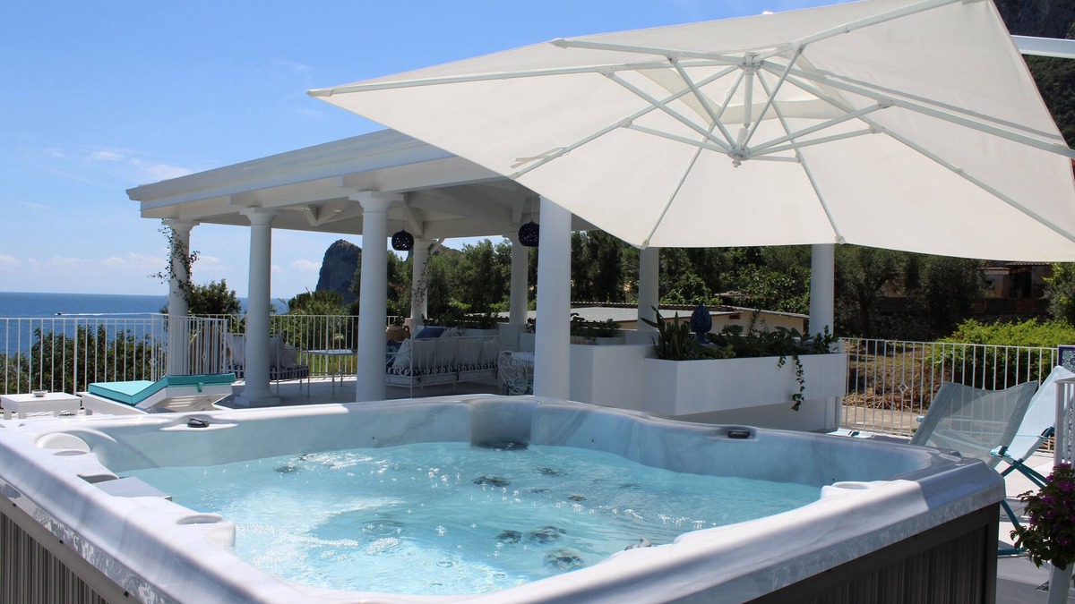 Marina del Cantone House | Small villa a stone's throw from the sea with breathtaking views