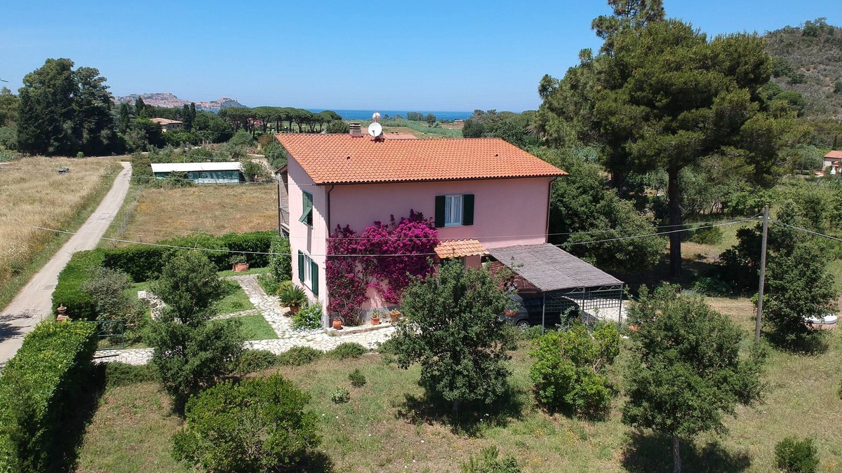 Portoferraio House | Small villa with large garden. Confidentiality and relaxation.