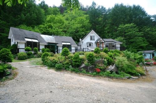 Jinbu House | Small Village Pension