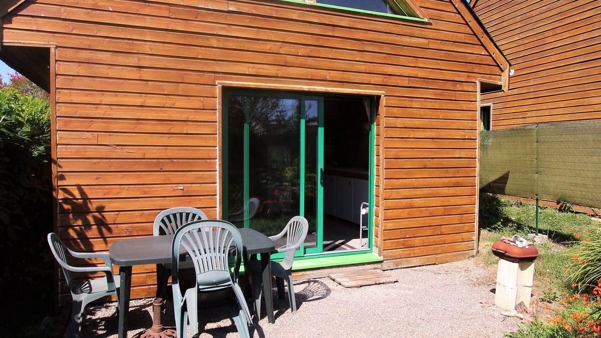 Gouesnach House | small wooden house 35 m2 in peace near town and coast