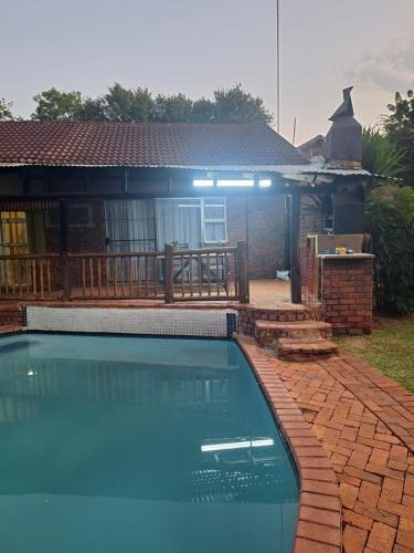 Brits Bed & Breakfast | SMAPERS GUESTHOUSE