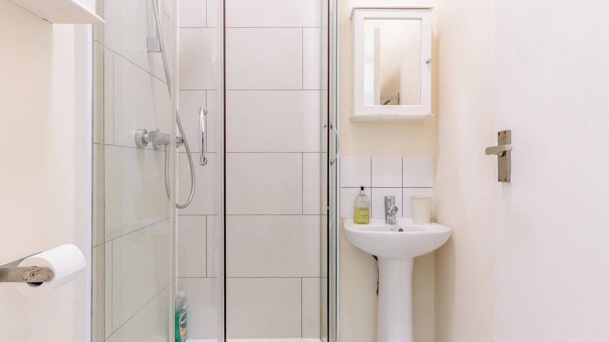 Stroud Green Apartment | Smart 1BD Flat, 6 Mins from Finsbury Park