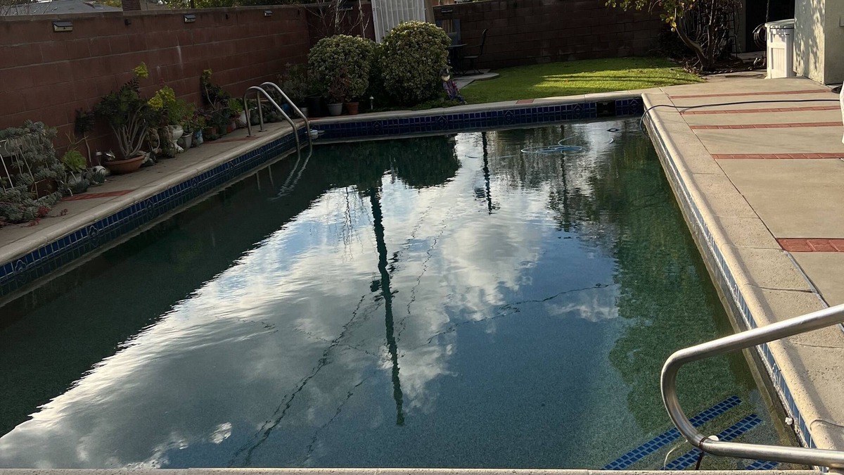 North Hills West House | Smart 2 bedroom house with a pool and garden view Sleeps 6 .Near CSUN