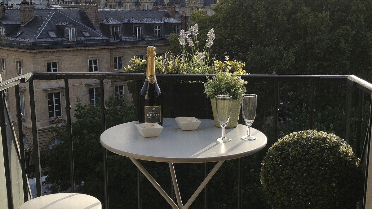Sorbonne Apartment | Smart And Large Studio, Amazing Views, Modern, Sunny, Comfortable, Best-Located