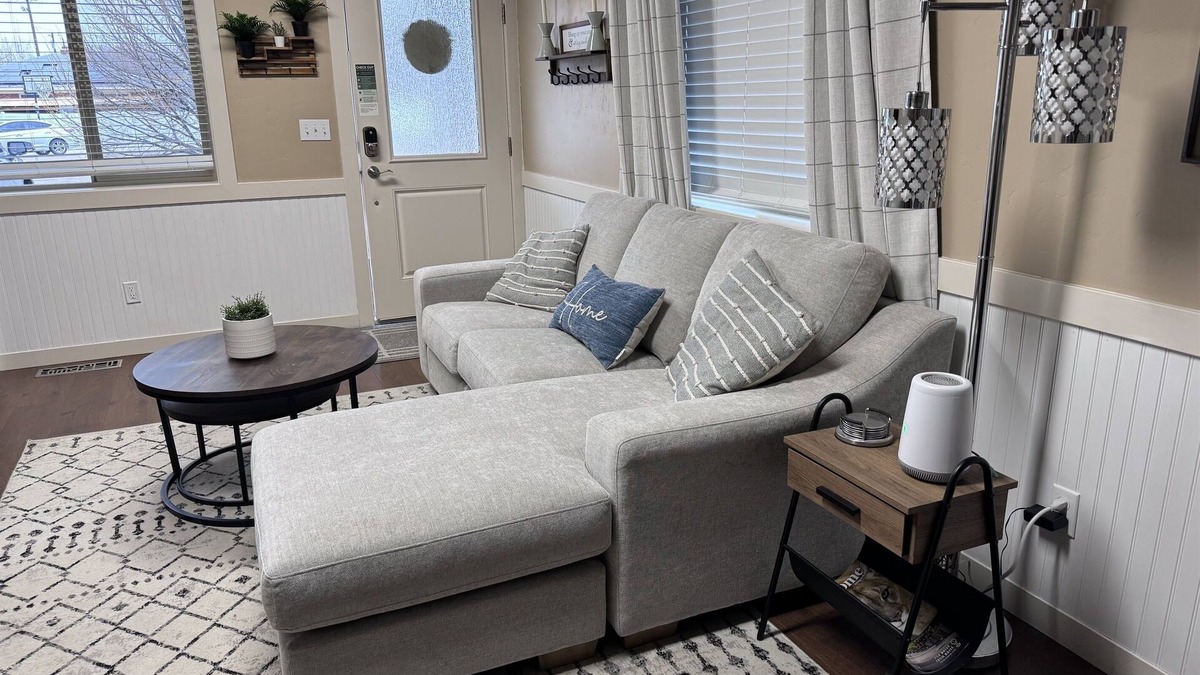 Caldwell House | Smart Comfort 2b/2b near College of Idaho and YMCA