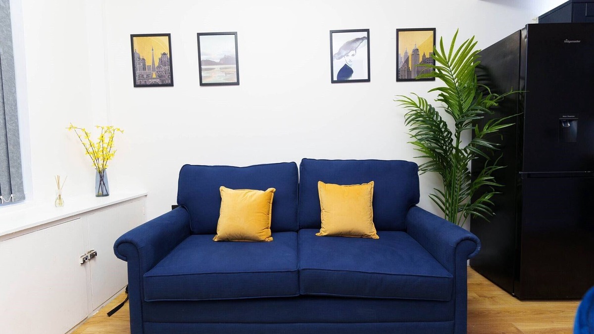 Harehills Apartment | Smart, one bed apartment - Spencer House