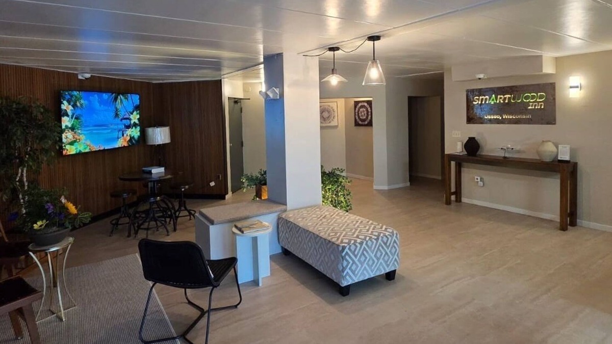 Osseo Hotel | Smartwood Inn
