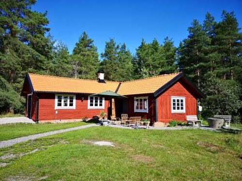 Lillykyrka House | Smedjan cottage