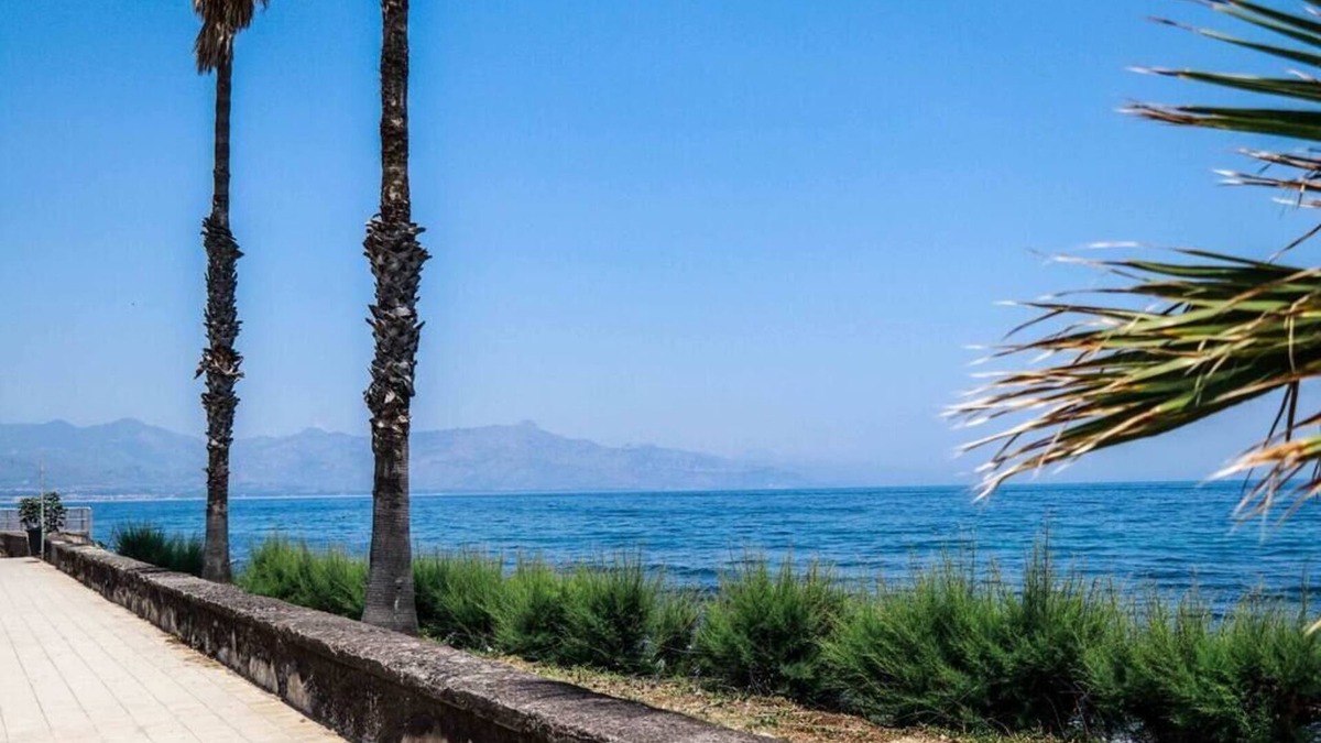 Torre Archirafi Apartment | Smeraldo Apt - Beautiful and spacious apartment near the sea between Taormina and Catania.
