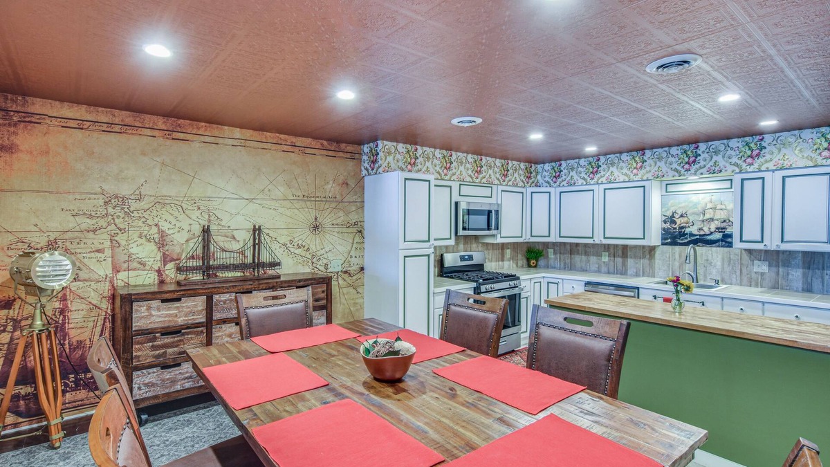 Smethport Apartment | Smethport Vacation Rental w/Fireplace & Lake View