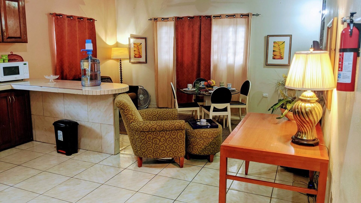 Kingston Apartment | Smile Orange 2 Bedroom Apartment Centrally Located