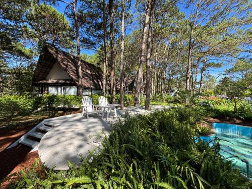Da Lat Cabin | Smiling Pine Dalat - Thông Reo