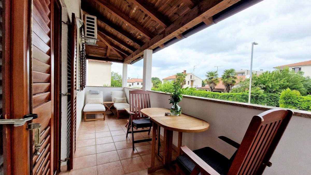 City Center Apartment | Smilje one bedroom apartment with private balcony in Porec