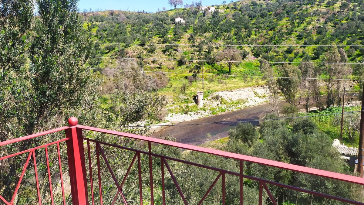 Karvelas Other | Sminos Farm House E4 Path