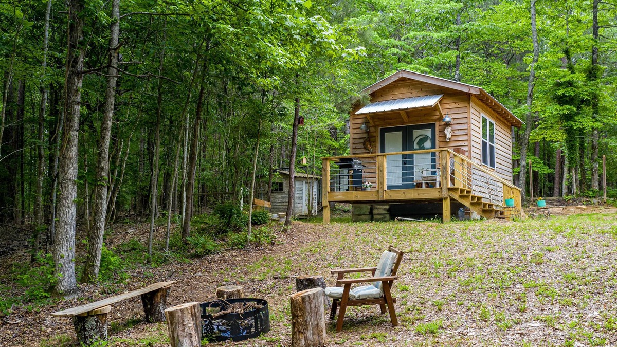 Crane Hill Cottage | Smith Lake Fish Camp
