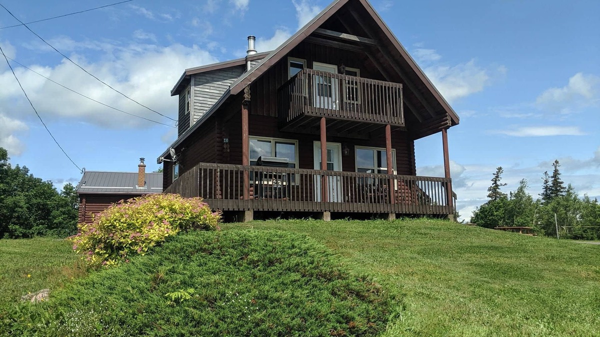 Scotsburn Cabin | Smith Rock Chalets & Retreat