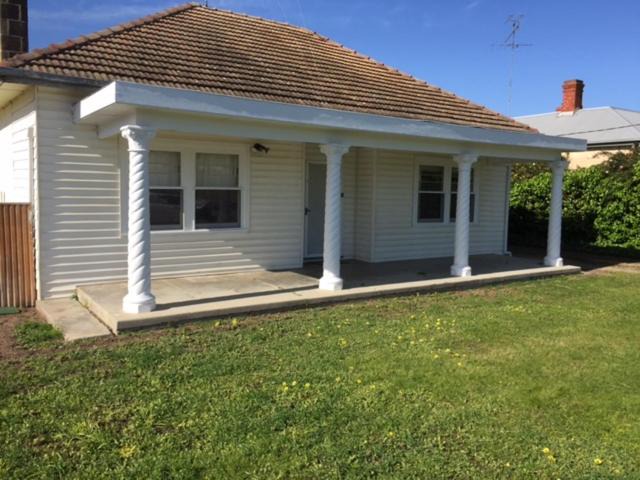 Naracoorte House | Smith Street Cottage Naracoorte
