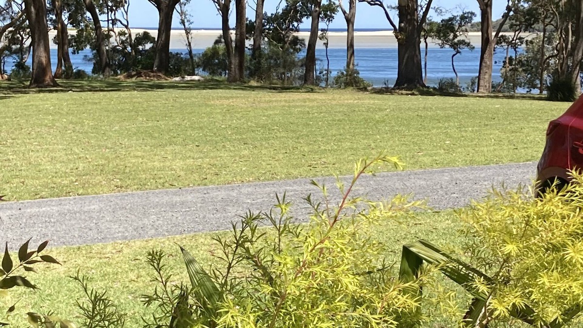 Smiths Lake Villa | Smith’s Lake - Waterfront - family holiday- last minute deals available