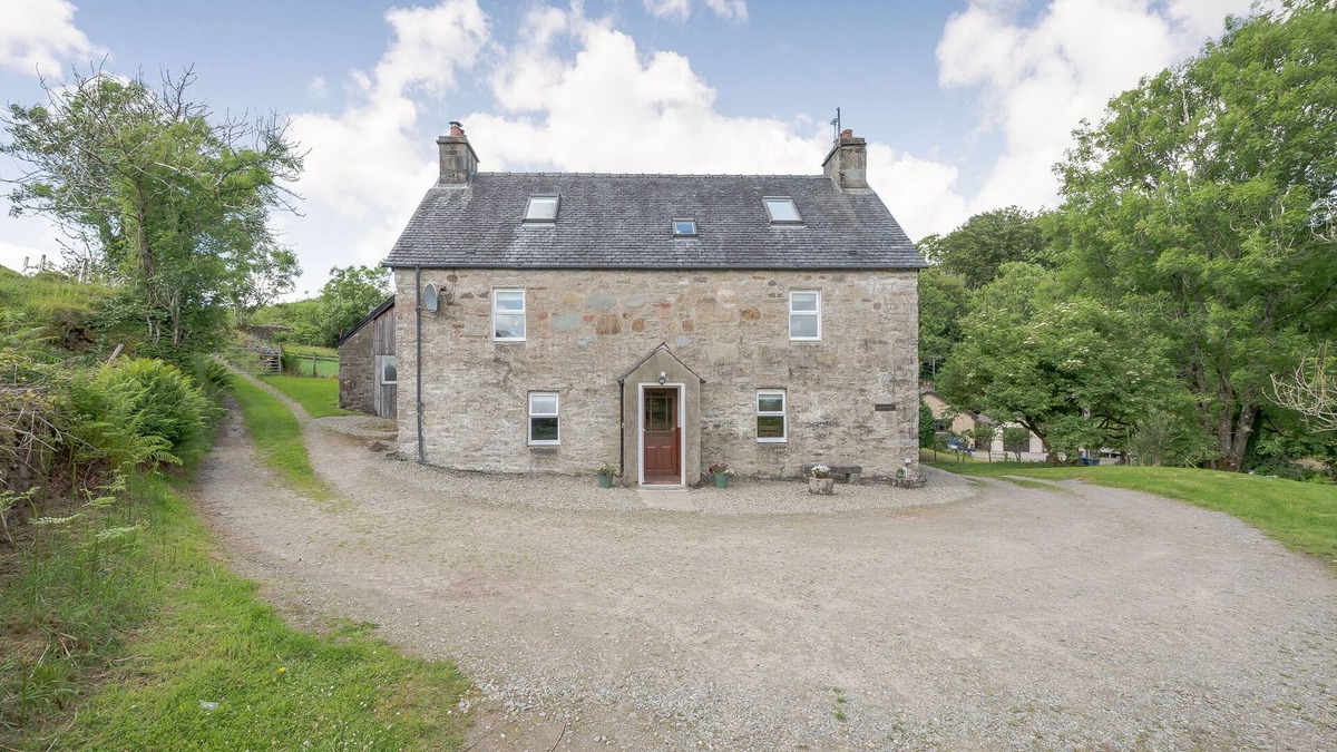 Lochgilphead House | SMITHY HOUSE, pet friendly, character holiday cottage in Kilmartin