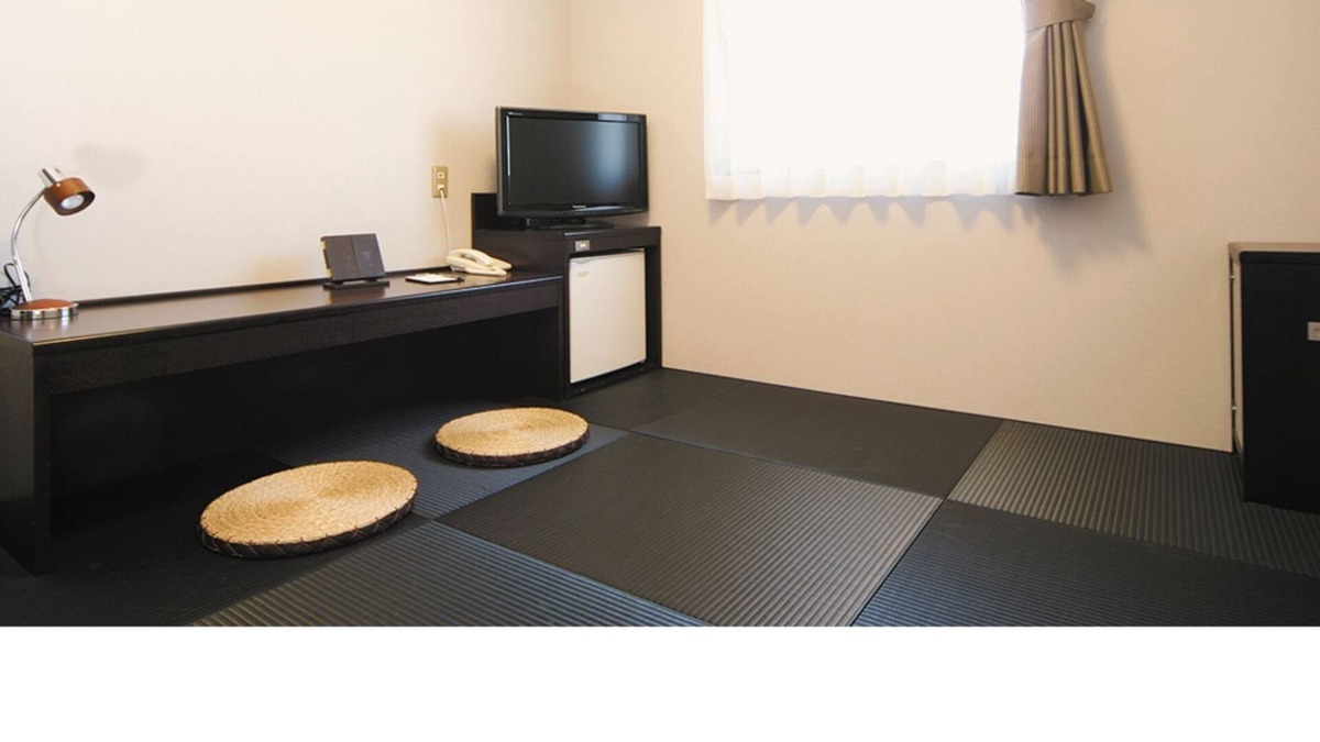 Nagahama House | Smoking Economy Japanesestyle room without meal / Nagahama Shiga