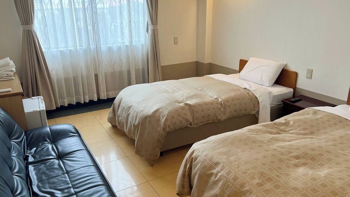Nago Hotel | Smoking Up to 3 people spacious twin room for f/Nago Okinawa