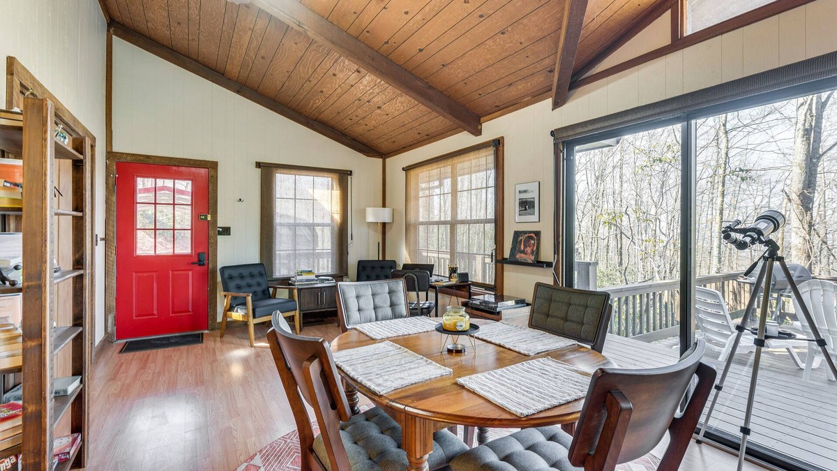 Andrews Cabin | Smoky Mountain Cabin w/Fire Pit & Stunning Views!