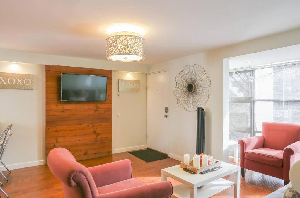Zona Centro Apartment | Smooth & Vivid Downtown Condo