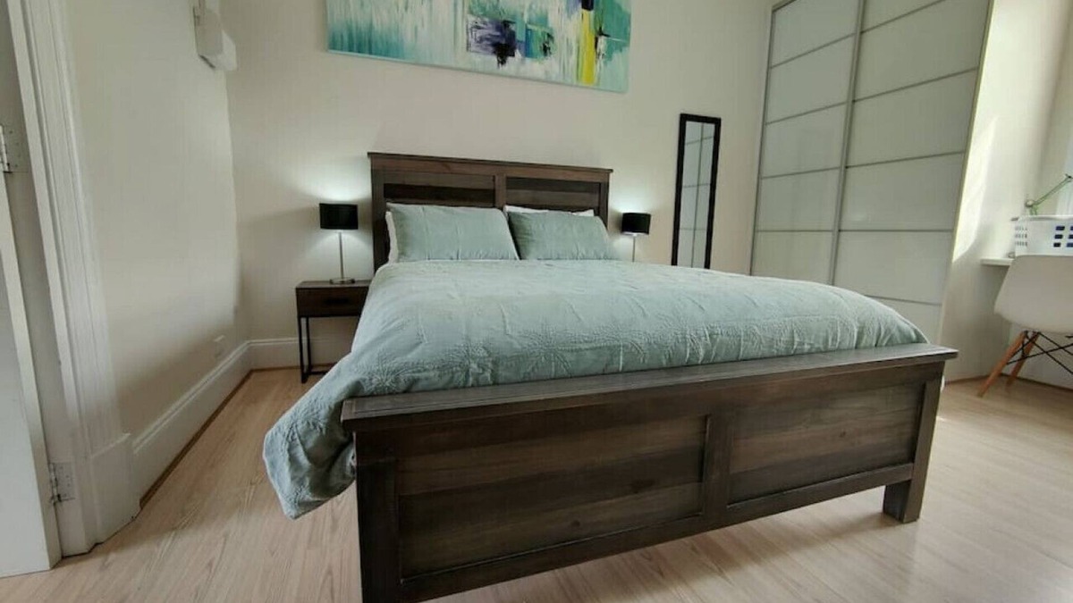 Victor Harbor Apartment | Smugglers Inn Studio 14