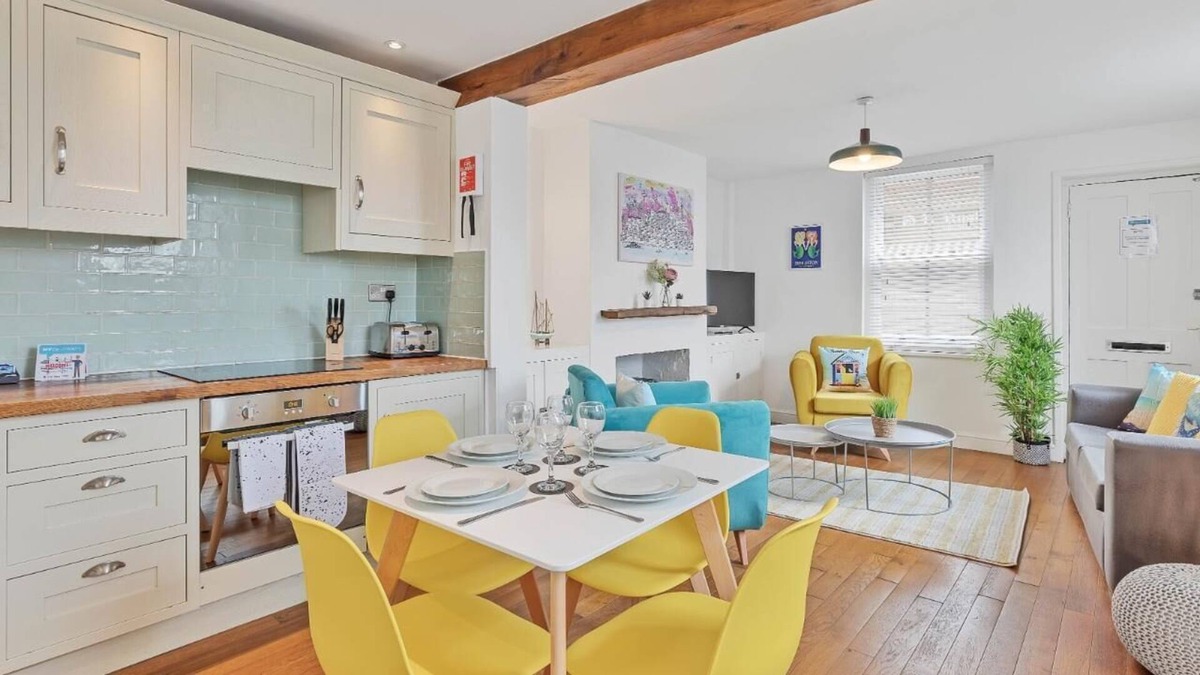 Rottingdean House | Smugglers View | By My Getaways