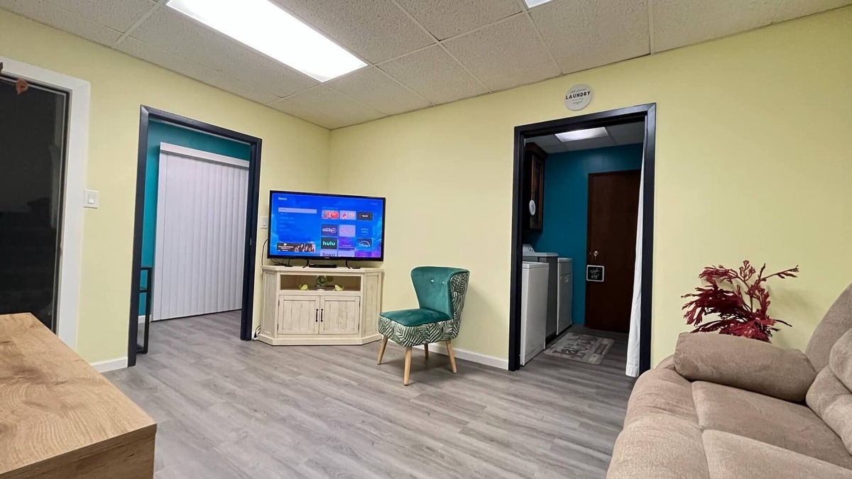 Smyrna House | Smyrna Townhouse Escape