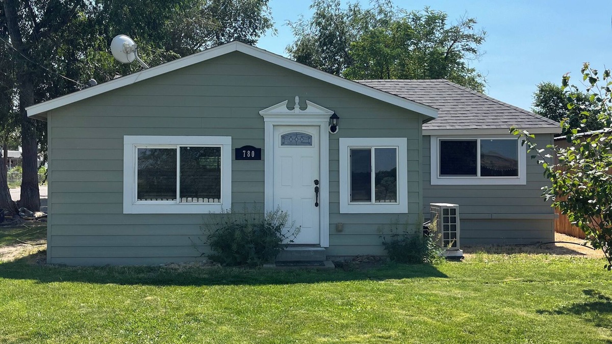 Grand View House | Snake River Cabin in Grand View