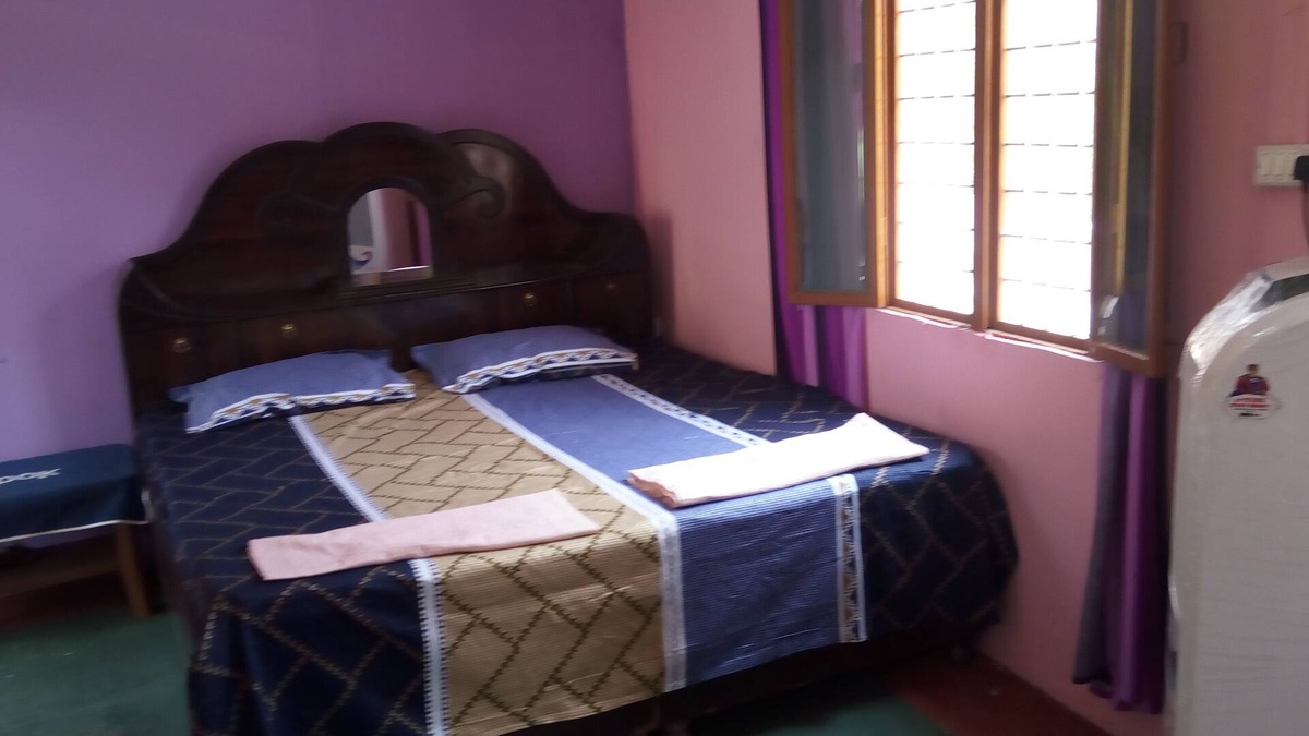 Tapovan House | Sneha Home-Stay Nearabout Laxman Jhulla Bridge With Ganga River & mountain views