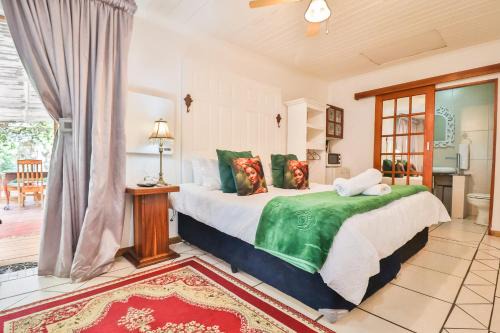 Secunda House | Snooze-A-Lot Guesthouse
