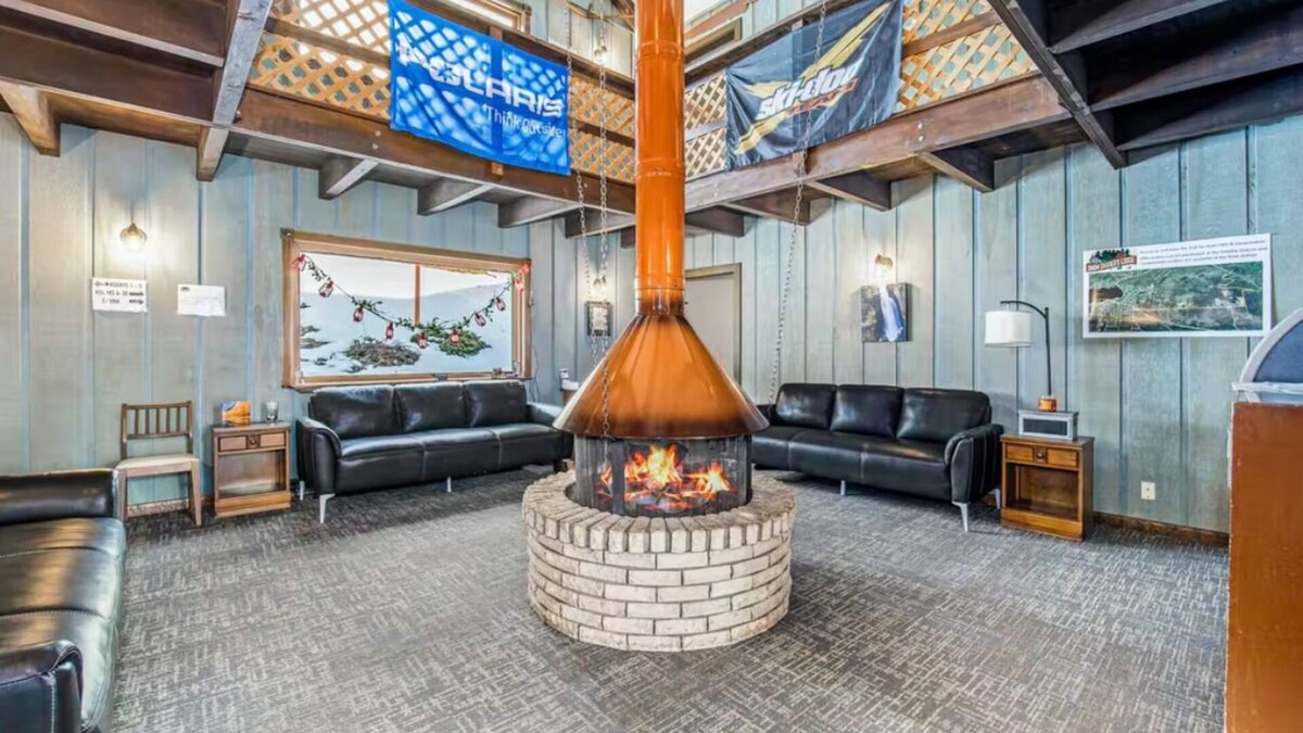 Wakefield Cabin | Snow Chasers Lodge