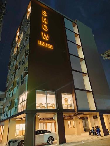 Buriram Province Hotel | SNOW HOUSE Buriram
