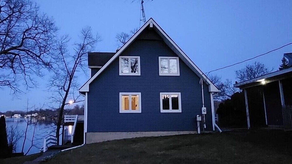Fremont House | Snow Lake Chalet Northeast Indiana