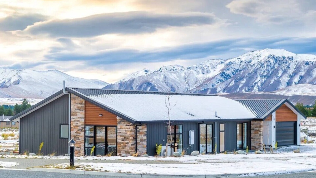 Lake Tekapo Apartment | Snow Pine 3 Bedroom Apartment
