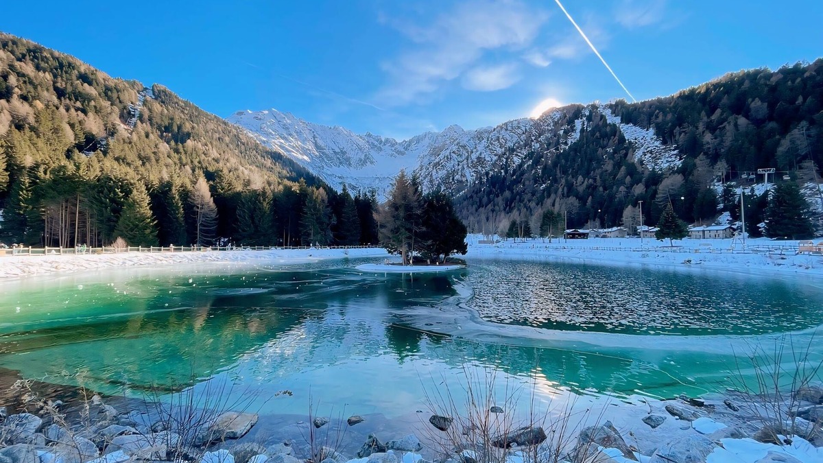 Passo del Tonale Apartment | Snow White Apartment - 300 Metres from the Slopes, Free Parking and Wi-Fi