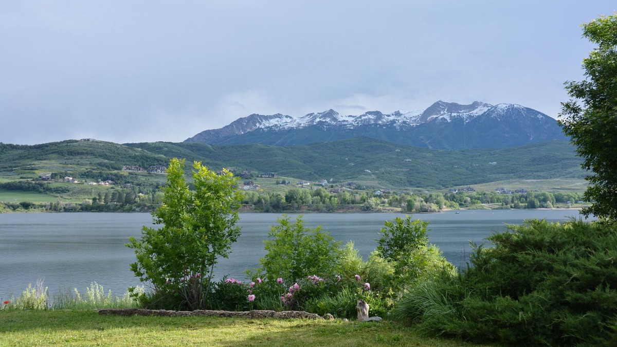 Huntsville House | SnowBasin/Powder Mountain-Home On The Lake