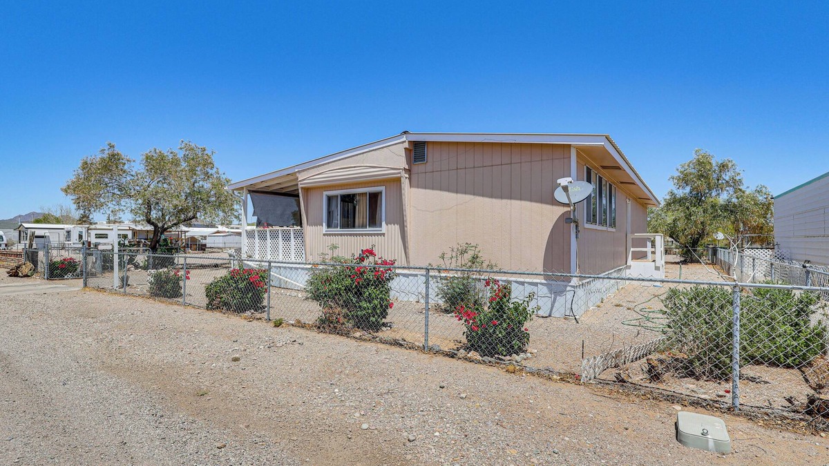 Quartzsite House | Snowbird Heaven: Rural Quartzite Home Near Hiking