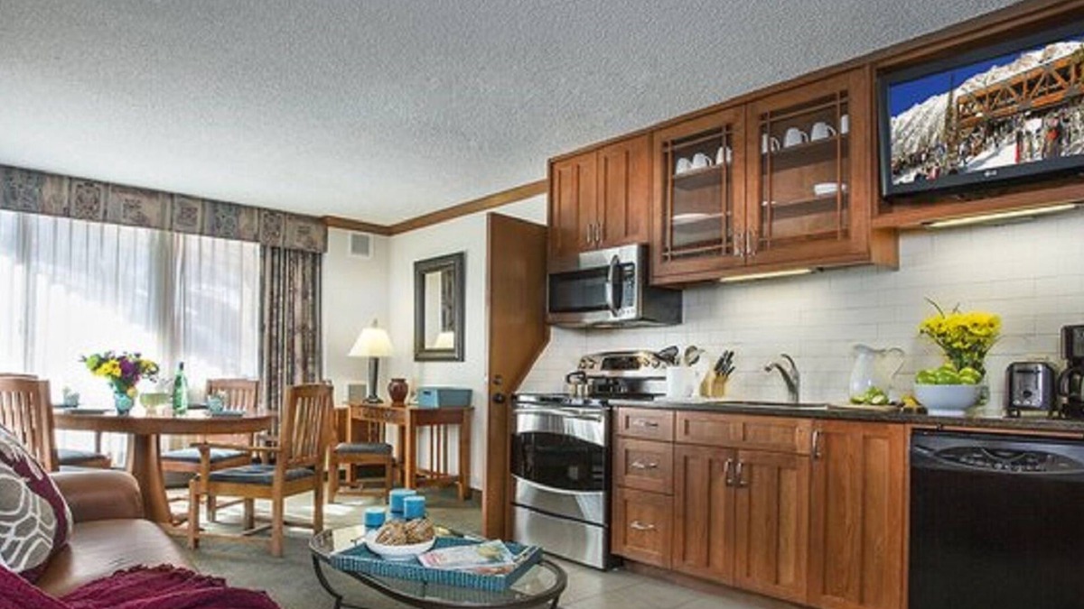 Salt Lake Mountain Resorts Condo | Snowbird Ski Resort Utah - 3 bed/3 bath with Hot-tub!