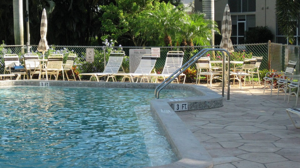 Lely Condo | Snowbirds Getaway! 2BR/2BA, Hibiscus Golf Club, Heated Pool
