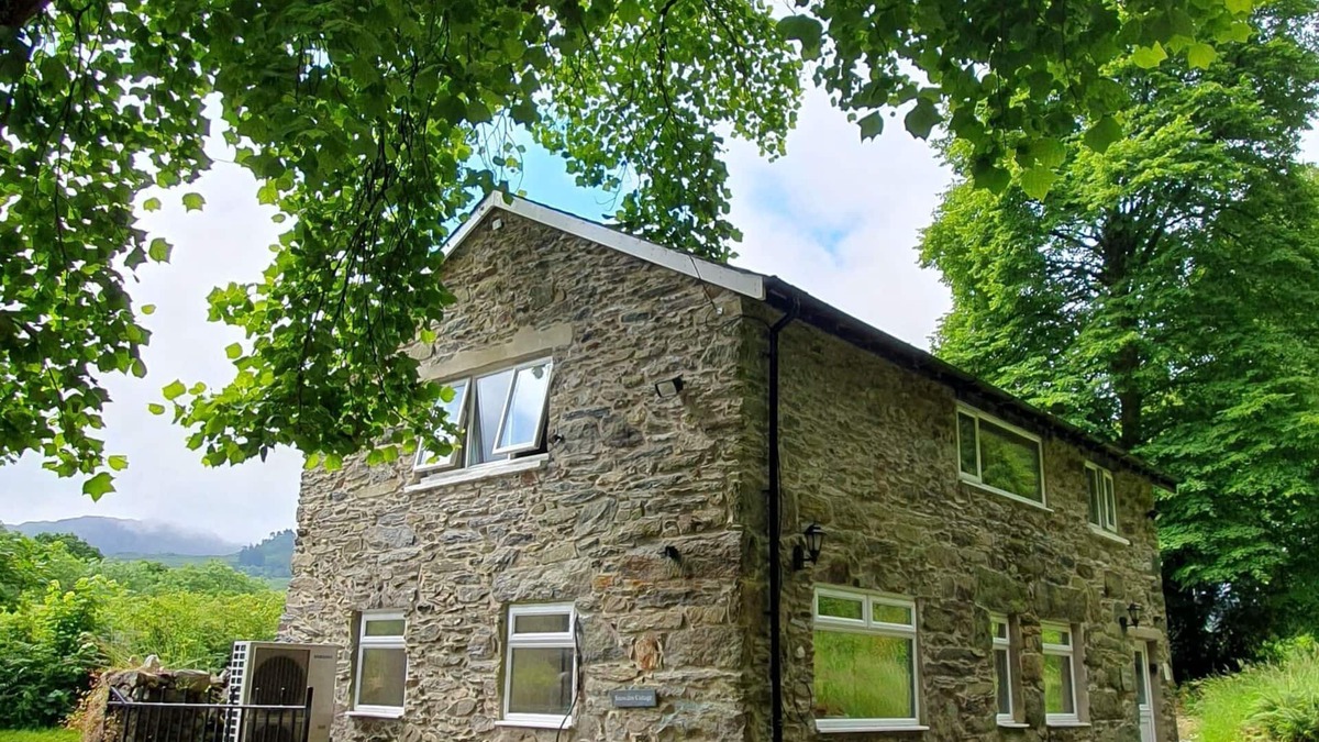 Beddgelert Cottage | Snowdon Cottage: 300 m from Watkin Path Mt Snowdon
