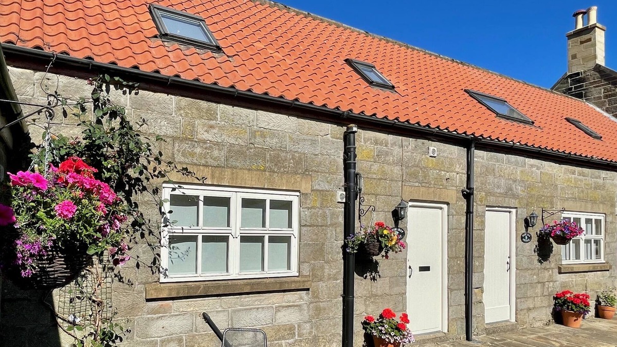 Danby Cottage | Snowdrop Cottage 1-bedroom (sleeps-2)